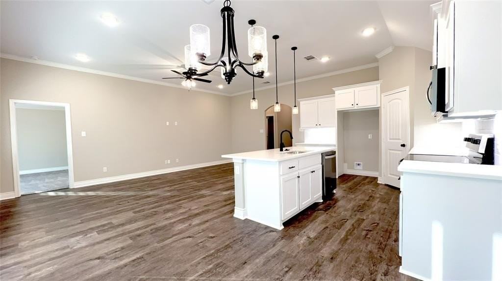 805 Tippit Ln - Photo 4 of 33