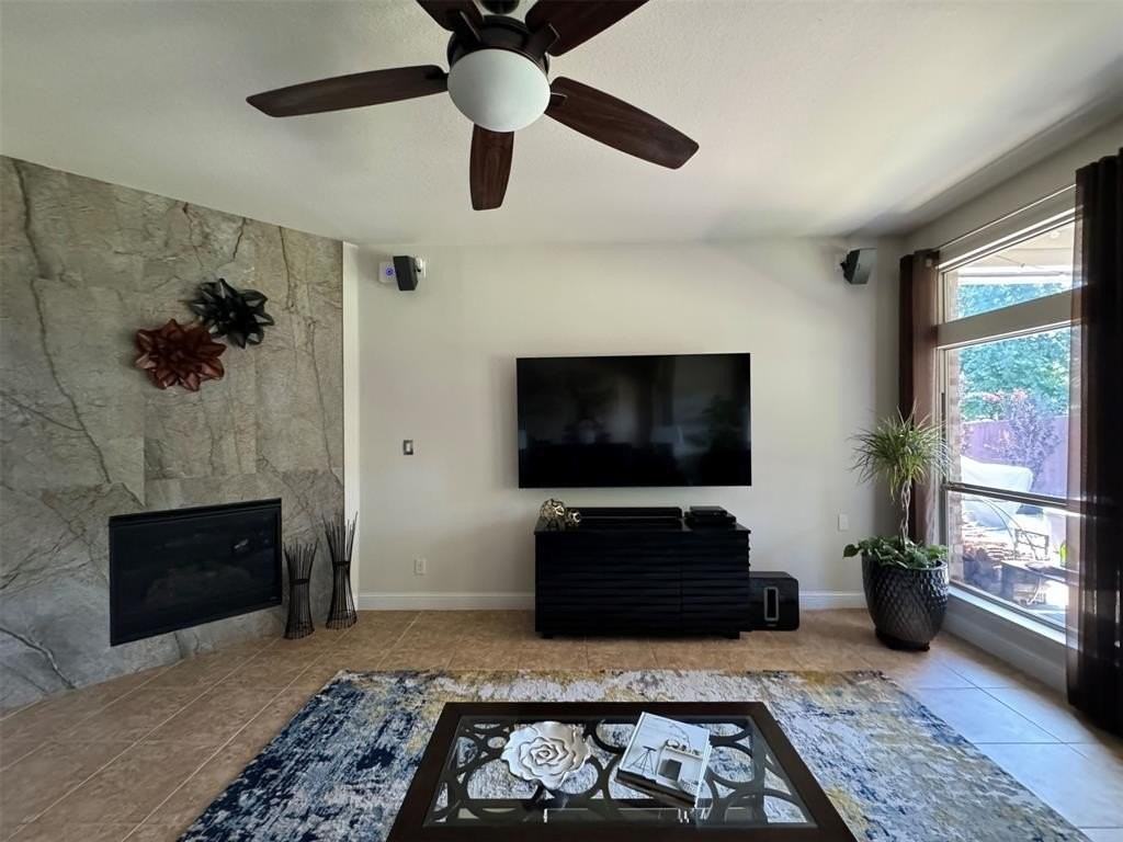 303 Dorset Ct - Photo 5 of 30