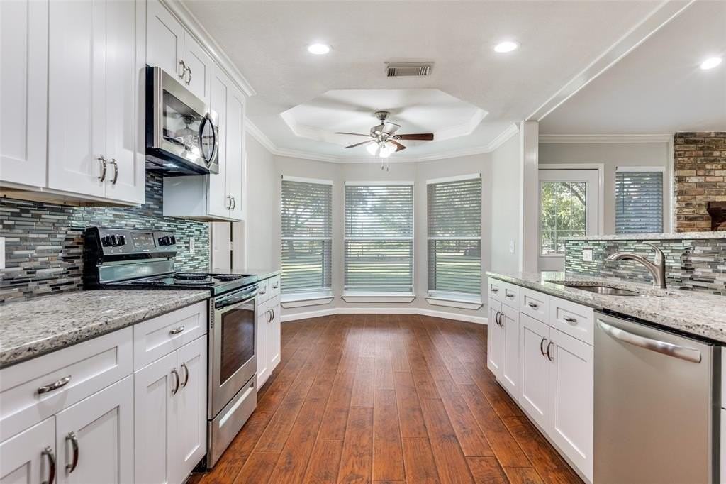 5404 Elisa Ln - Photo 5 of 21