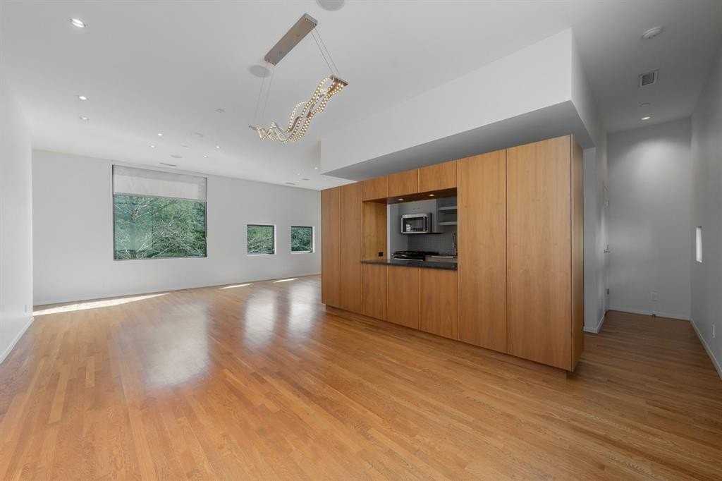 4001 Bowser Ave #B - Photo 4 of 39