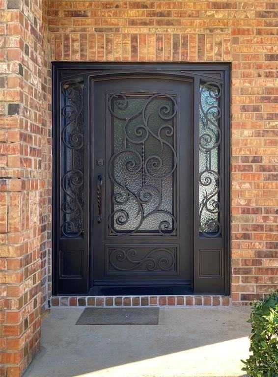 207 Colonial Ln - Photo 3 of 35