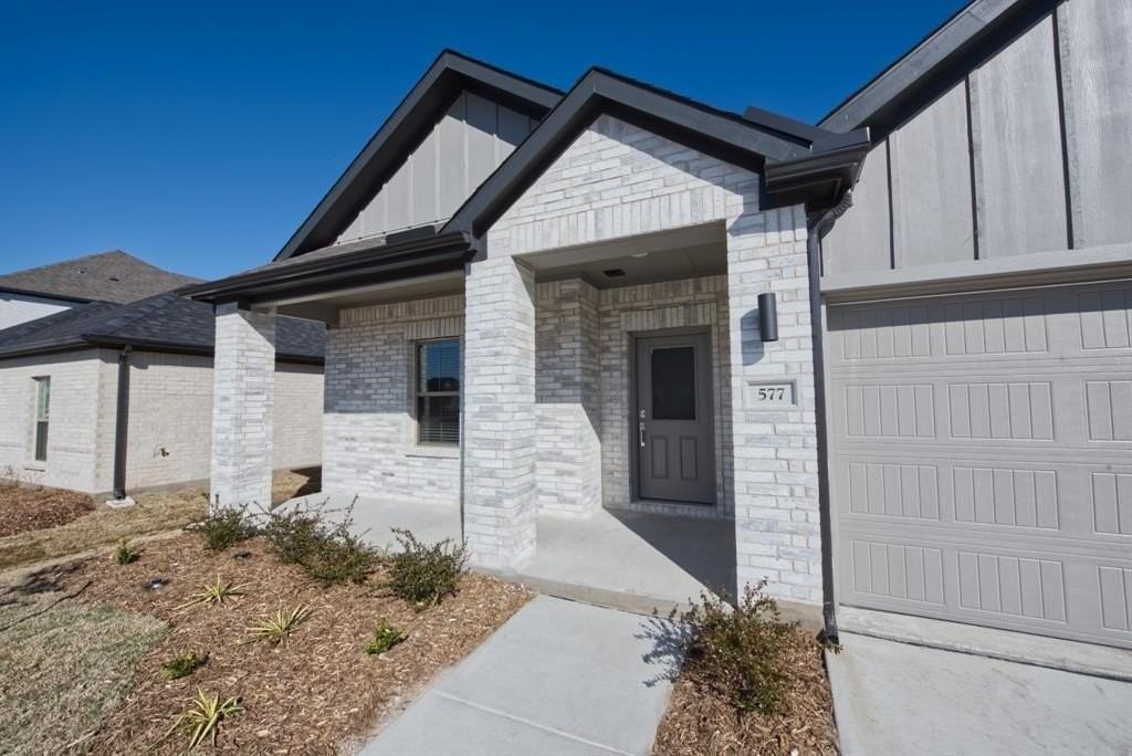 577 Sierra Rdg - Photo 2 of 26