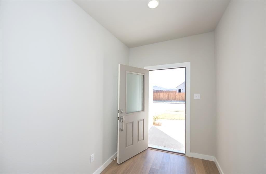 577 Sierra Rdg - Photo 3 of 26