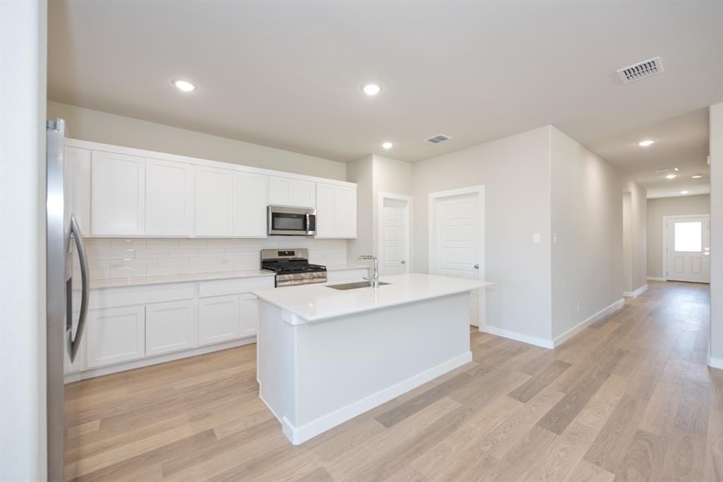 577 Sierra Rdg - Photo 4 of 26