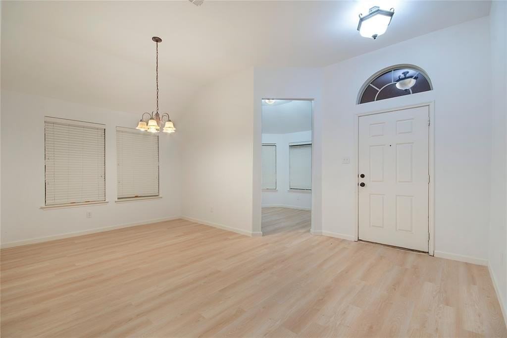 549 Hickory Ln - Photo 3 of 38