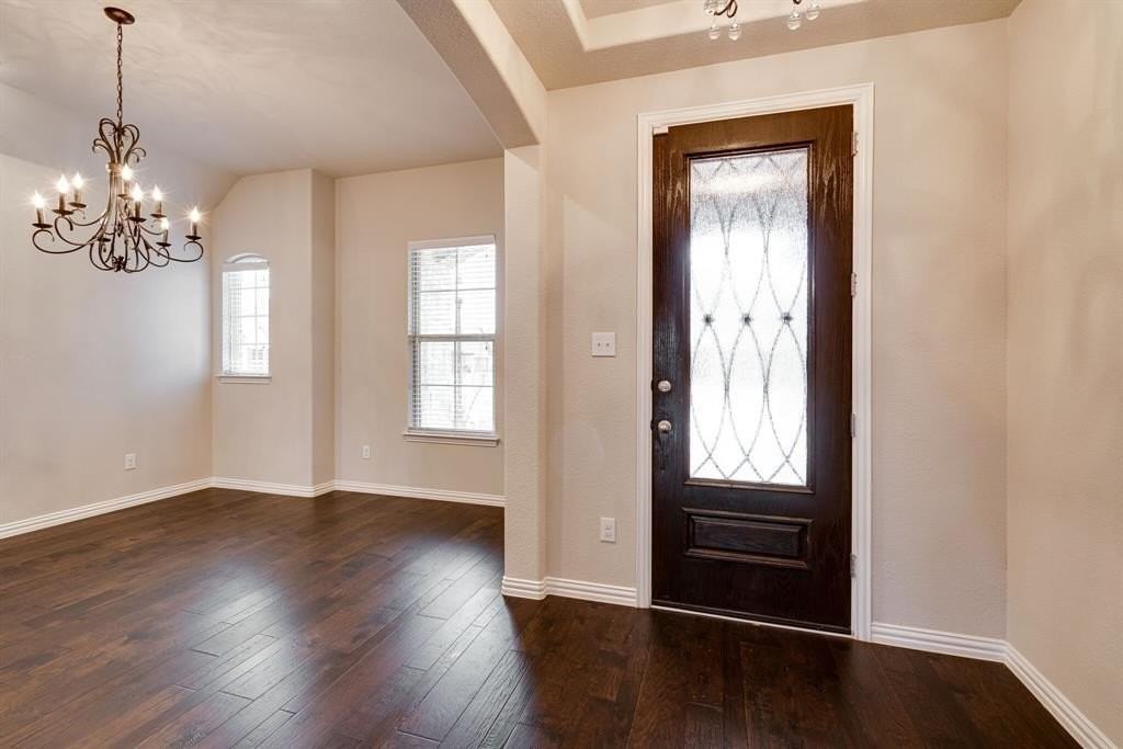 1537 Eagleton Ln - Photo 4 of 25