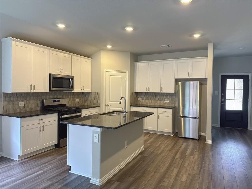 1206 Corkwood Dr - Photo 2 of 17