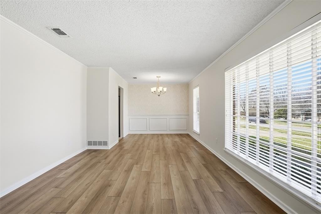 5017 Whistler Dr - Photo 3 of 18