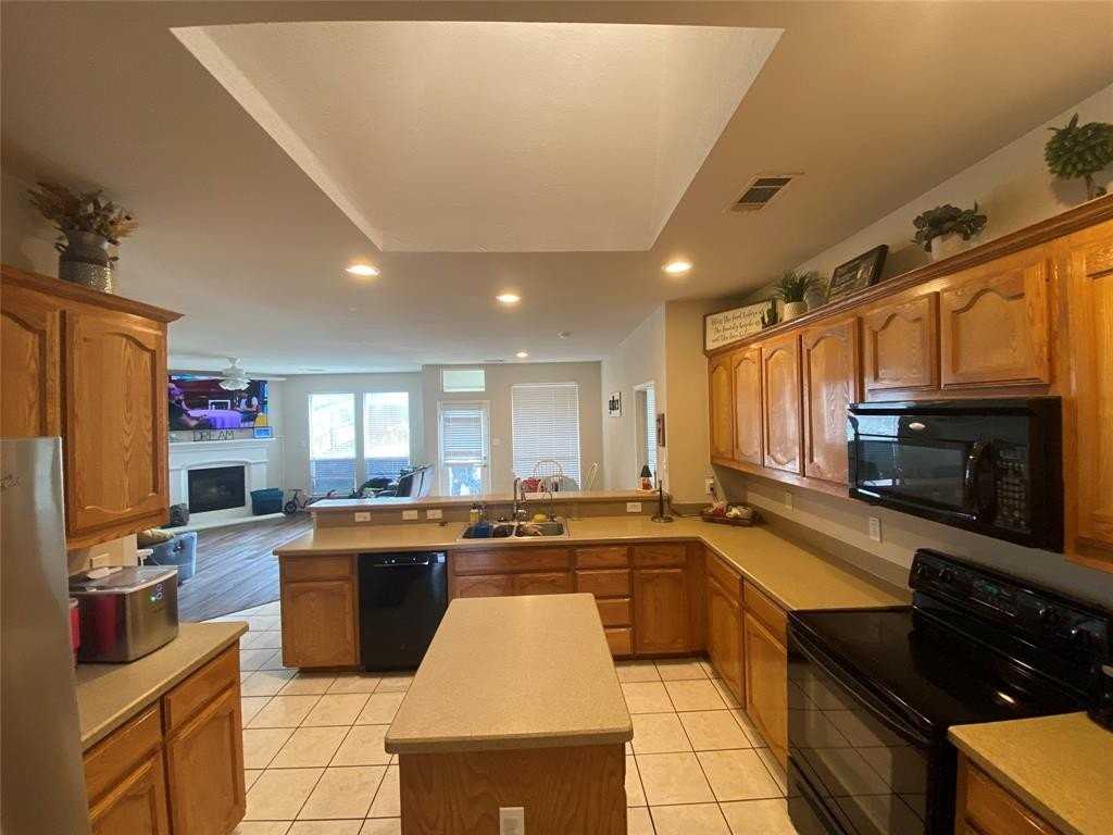 6037 Horse Trap Dr - Photo 3 of 7