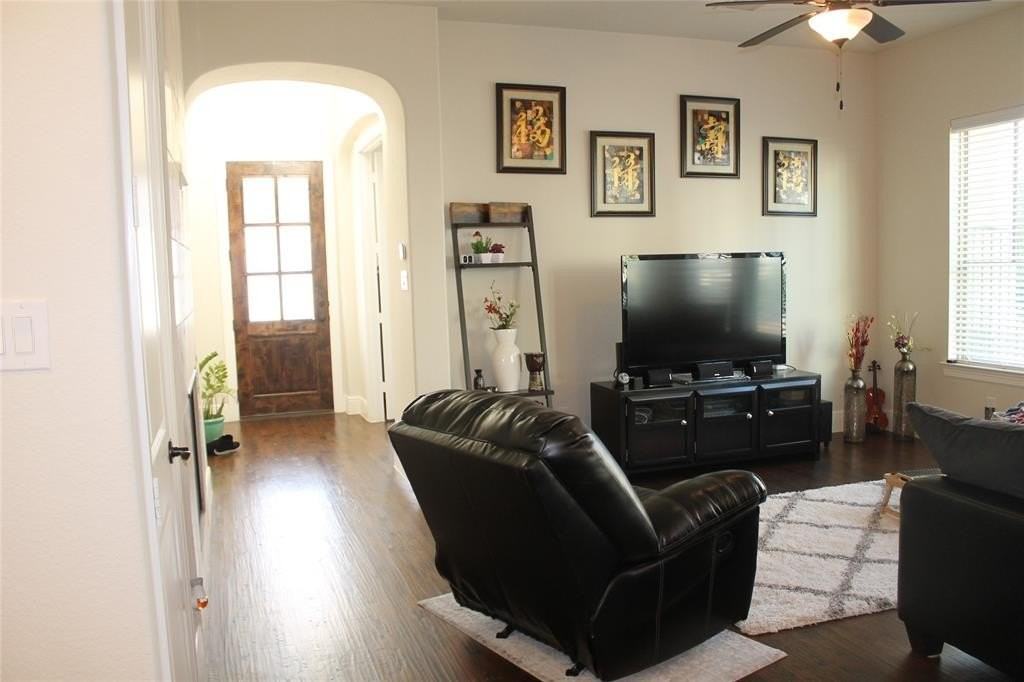 328 Loma Alta Dr - Photo 3 of 24