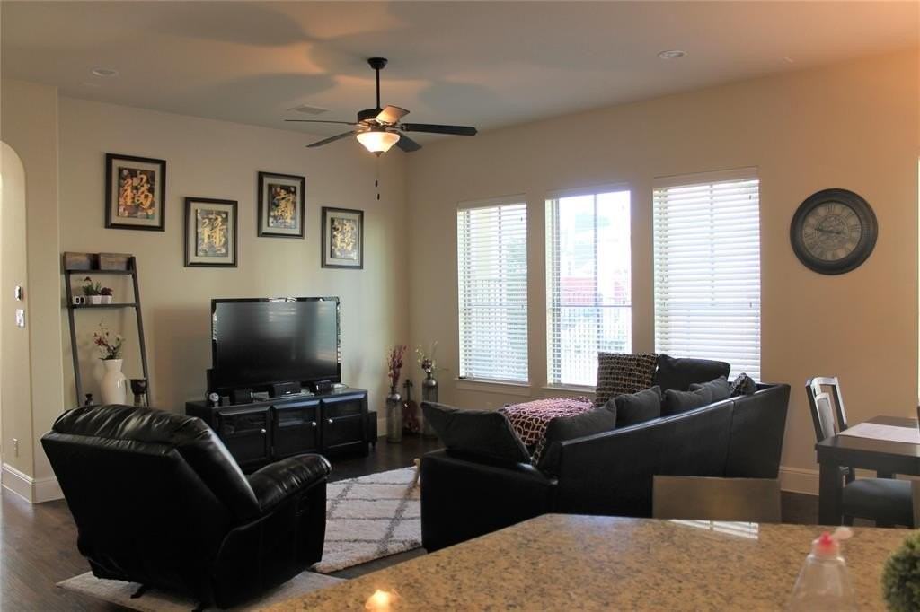 328 Loma Alta Dr - Photo 5 of 24