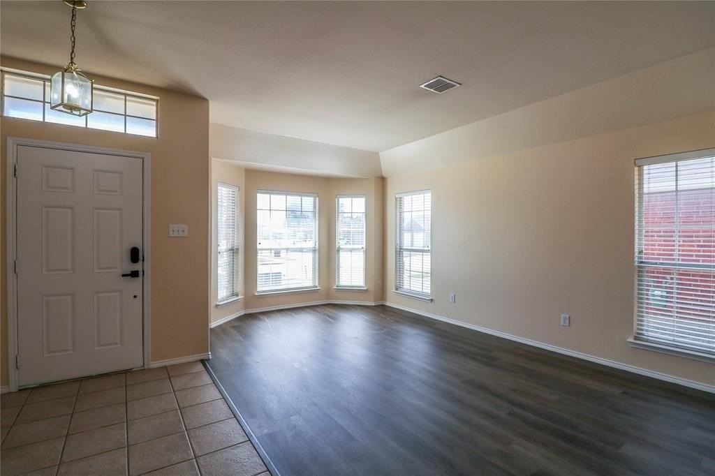 3009 Sugarberry Dr - Photo 3 of 22