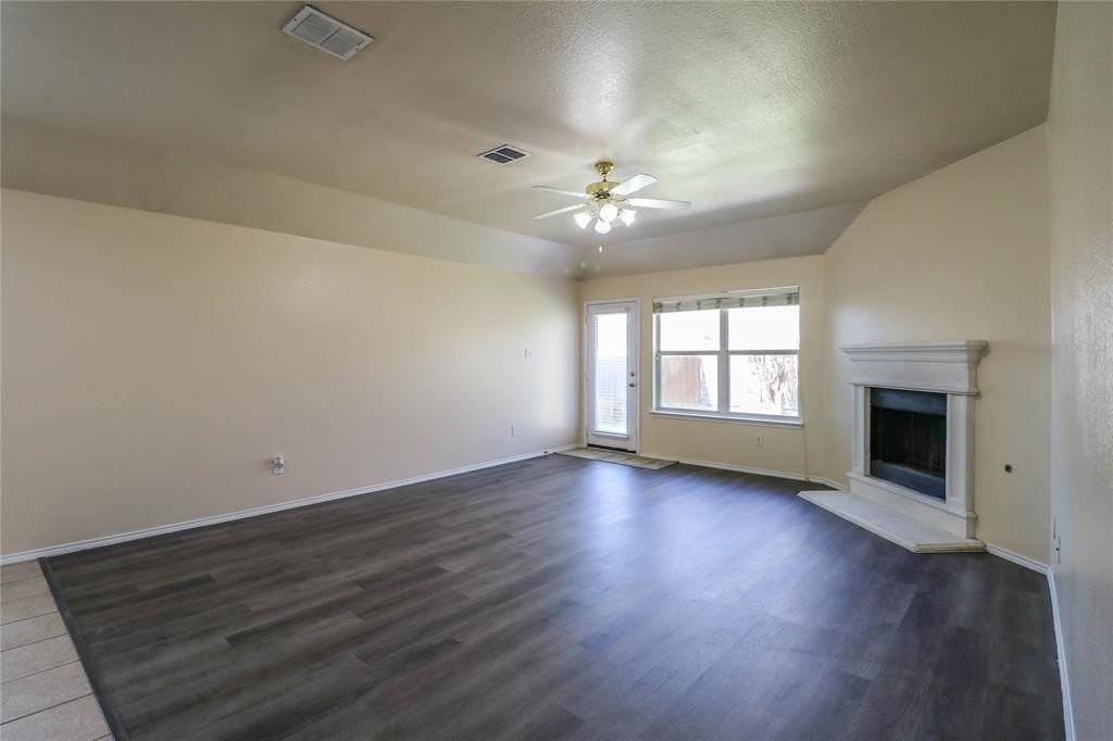 3009 Sugarberry Dr - Photo 7 of 22