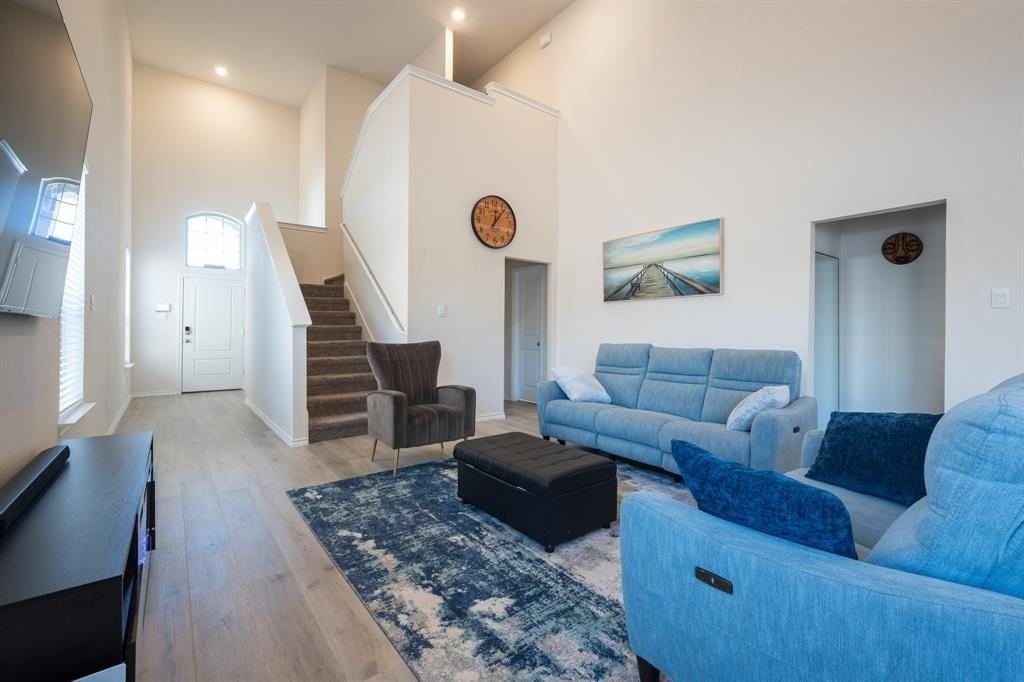 1171 Norias Dr - Photo 6 of 30