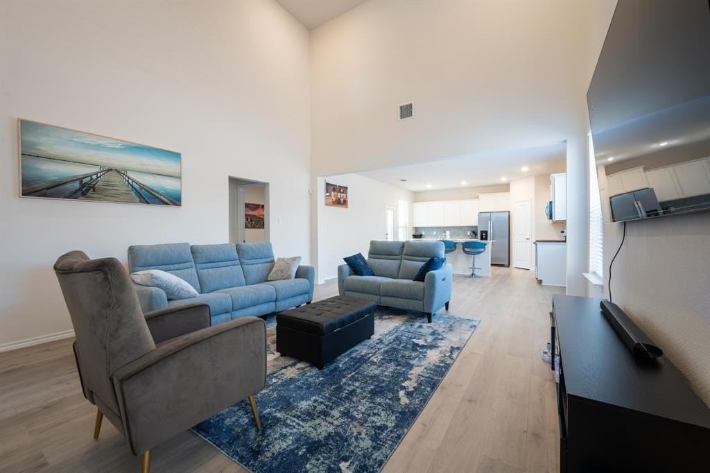 1171 Norias Dr - Photo 7 of 30