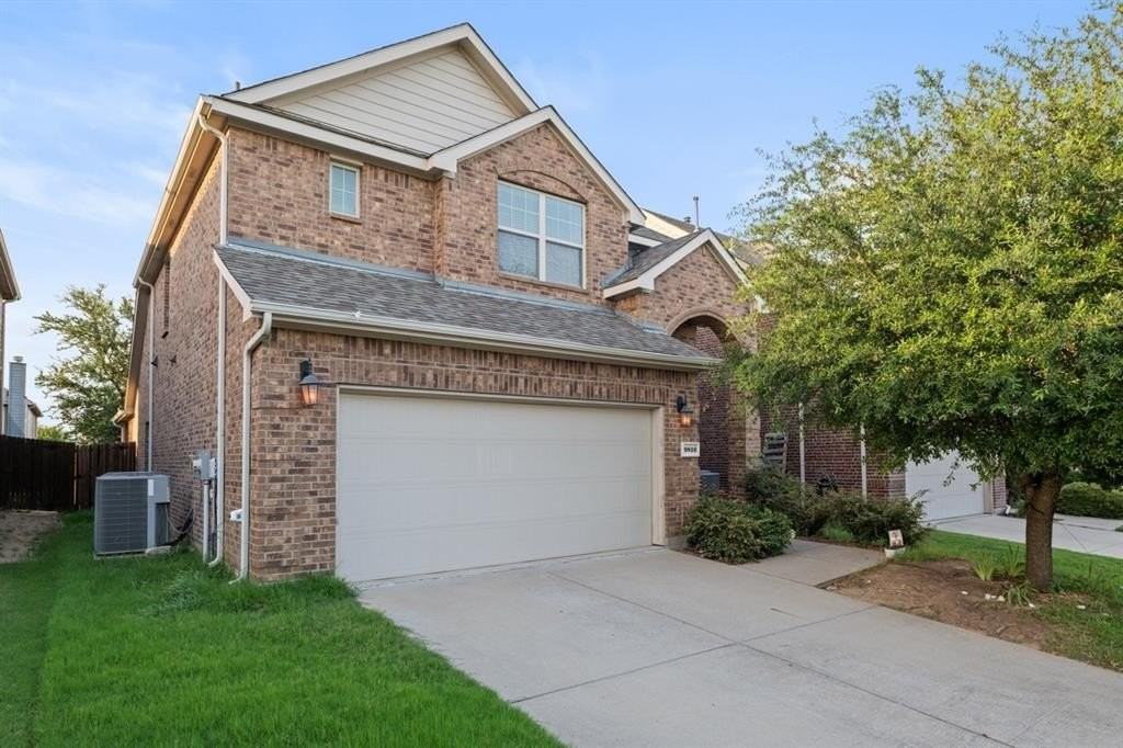 9816 Coyote Pass Trl - Photo 2 of 29