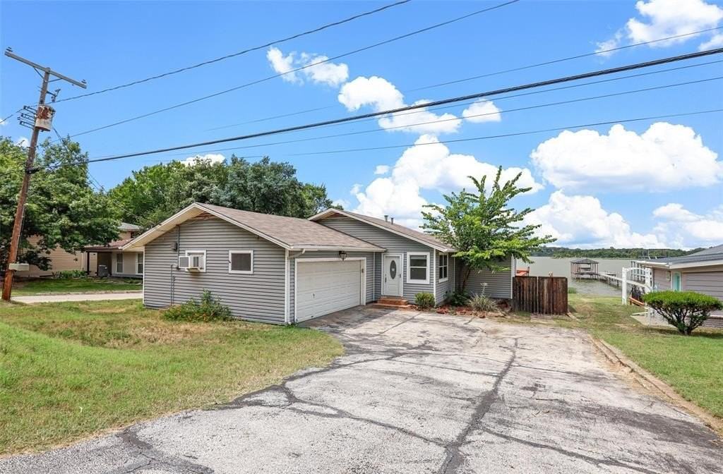 8048 Woodvale Rd - Photo 5 of 27