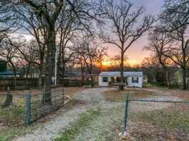 featured image of 1224 Woodsey Ct