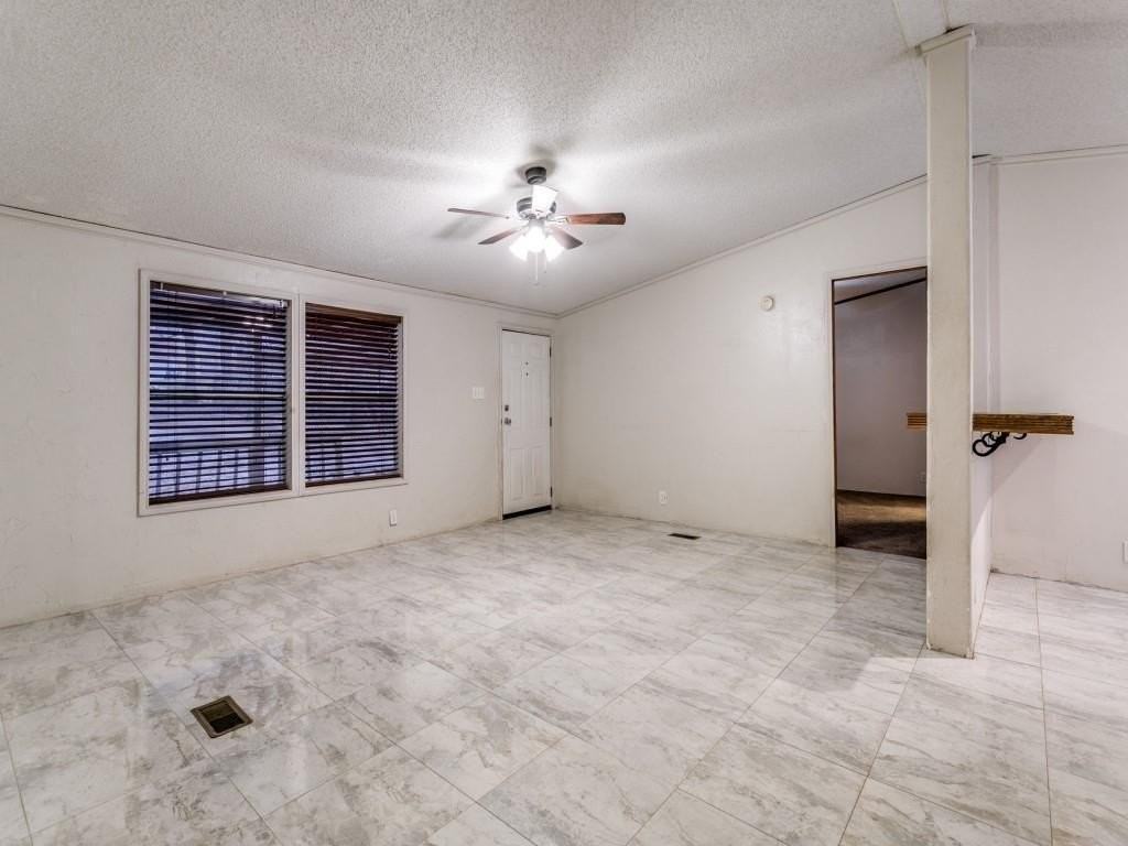 1224 Woodsey Ct - Photo 5 of 12