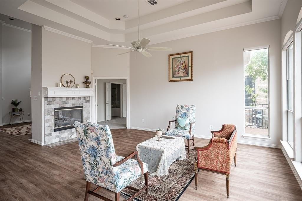 7712 Lakecrest Cir - Photo 7 of 32