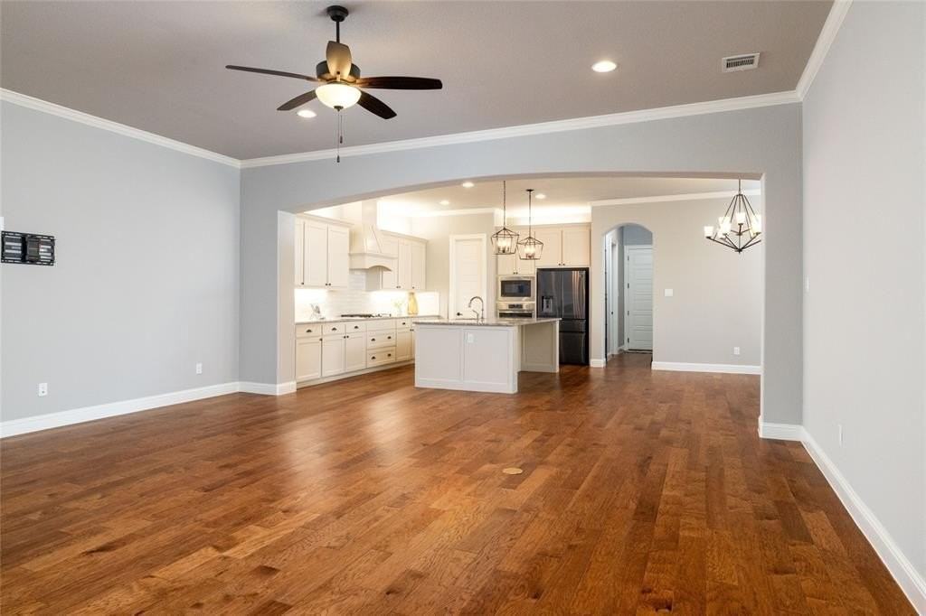 8300 Odell St - Photo 4 of 38