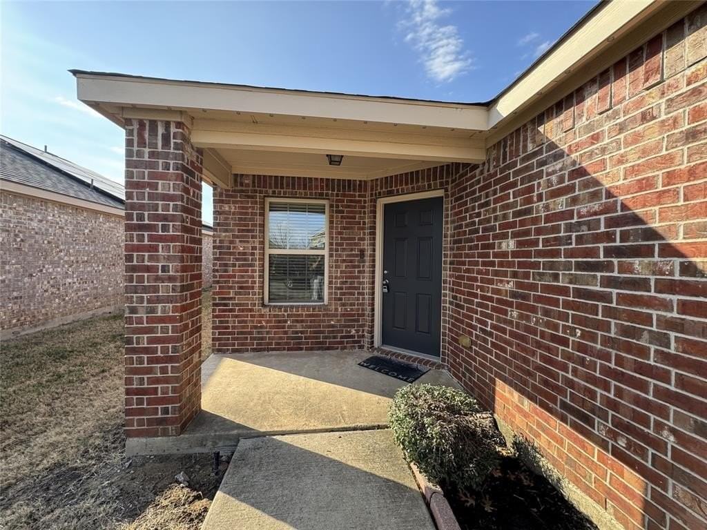 1109 Roman Dr - Photo 2 of 17