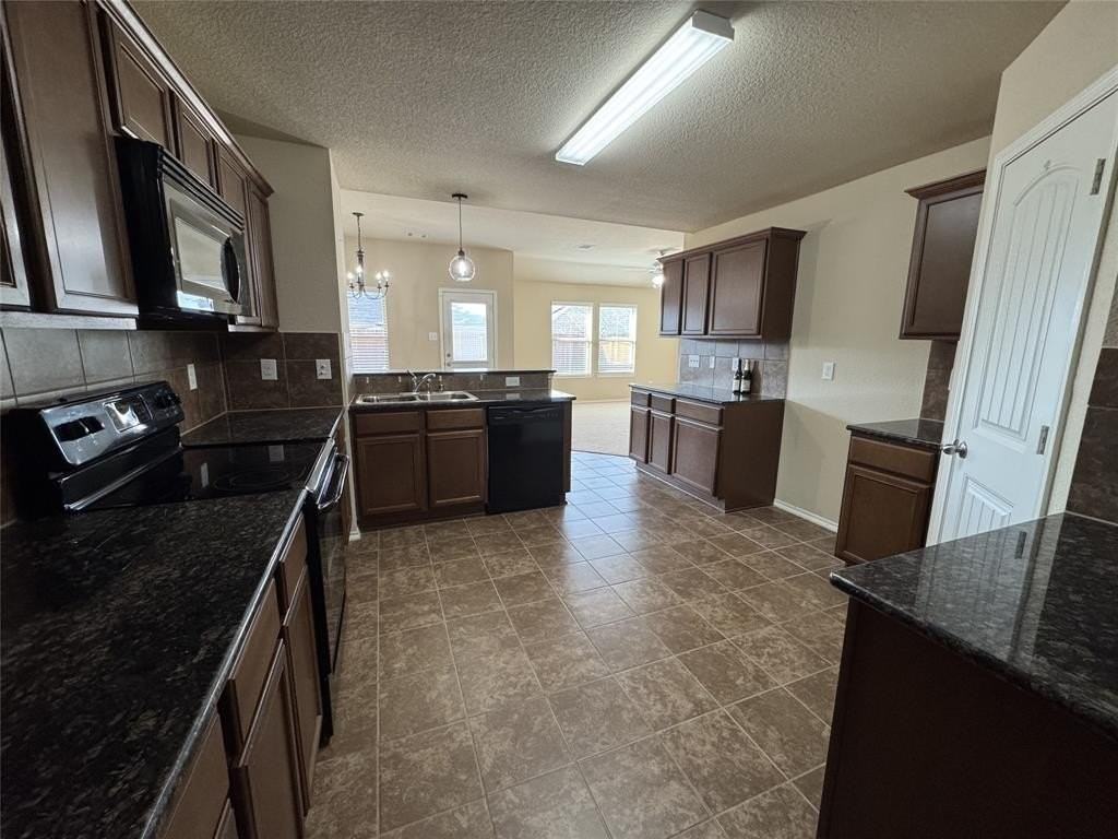 1109 Roman Dr - Photo 5 of 17