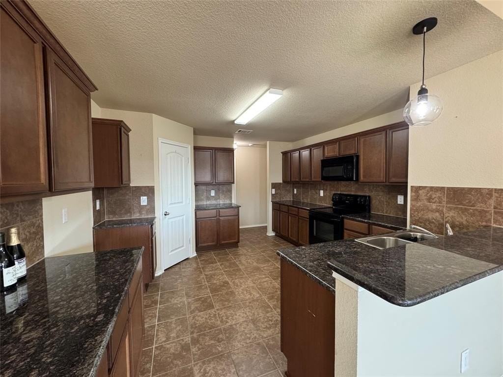 1109 Roman Dr - Photo 6 of 17