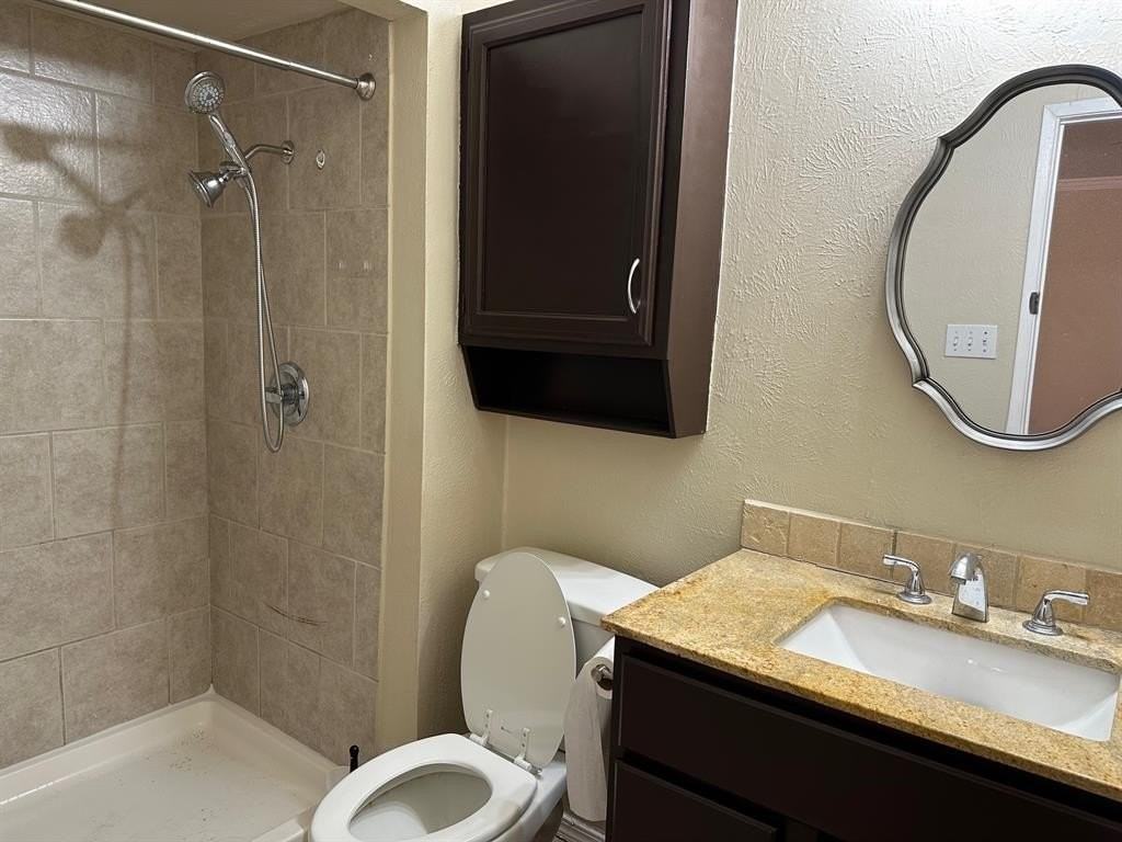 1844 Stockton Trl - Photo 4 of 13