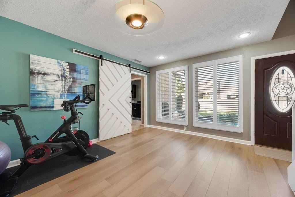 510 Willow Creek Ct - Photo 3 of 24