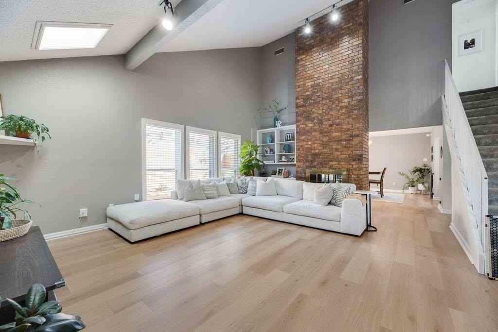 510 Willow Creek Ct - Photo 6 of 24