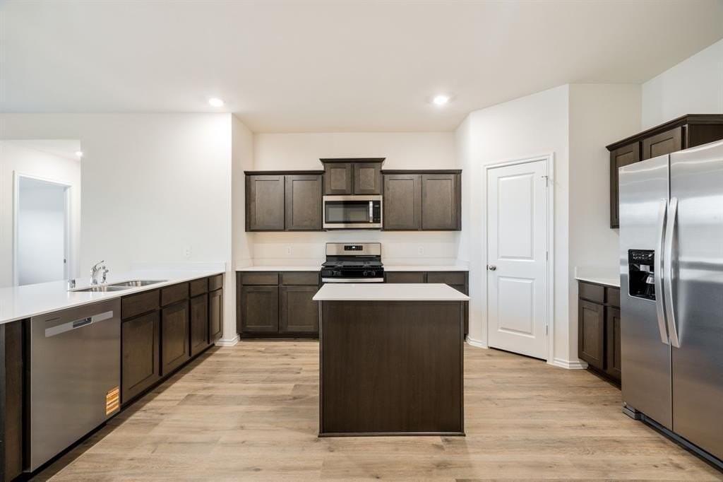 1324 Stuarts Forest Dr - Photo 4 of 36