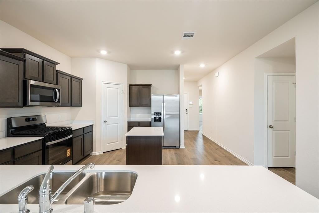 1324 Stuarts Forest Dr - Photo 6 of 36