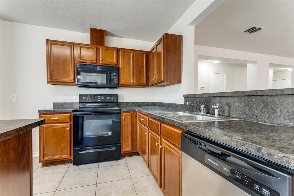 4120 Mantis St - Photo 5 of 12