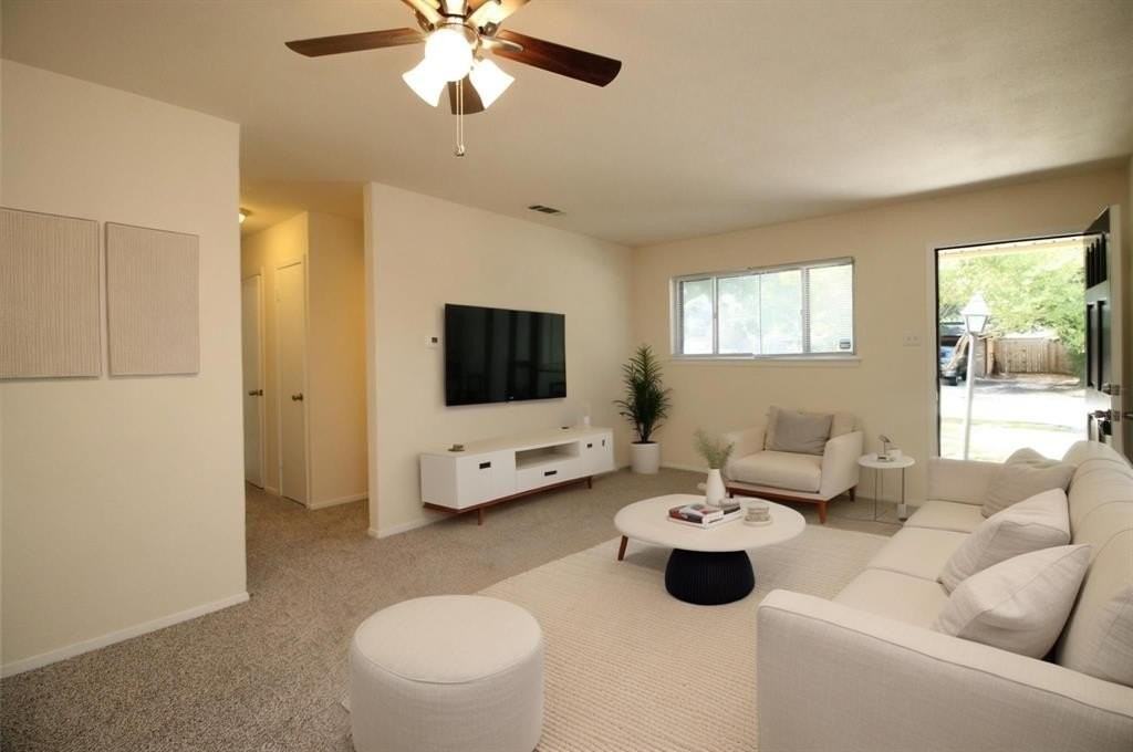 3504 Bahamas Dr - Photo 3 of 18