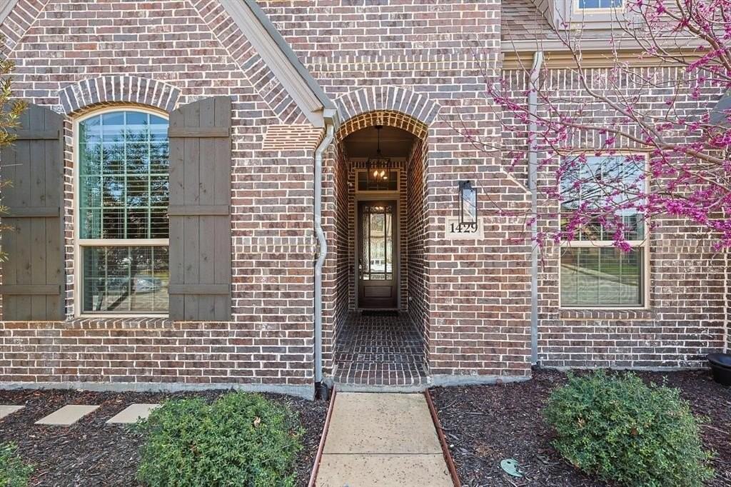 1429 12th St - Photo 2 of 40