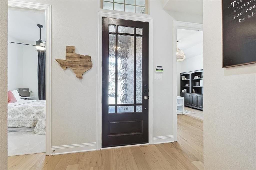 1429 12th St - Photo 3 of 40