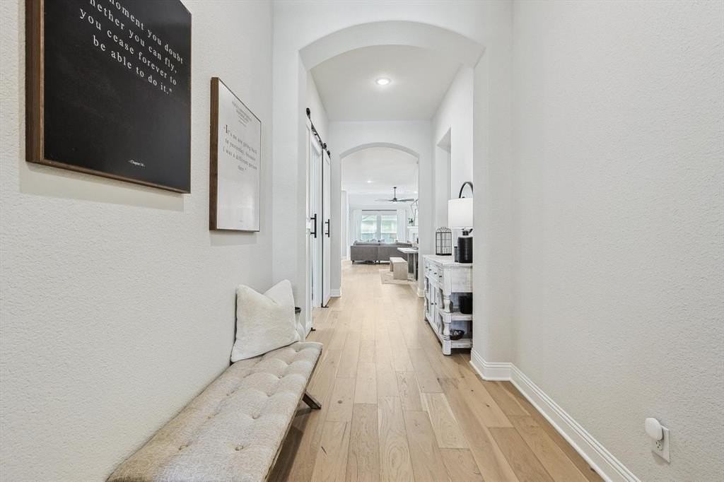 1429 12th St - Photo 4 of 40