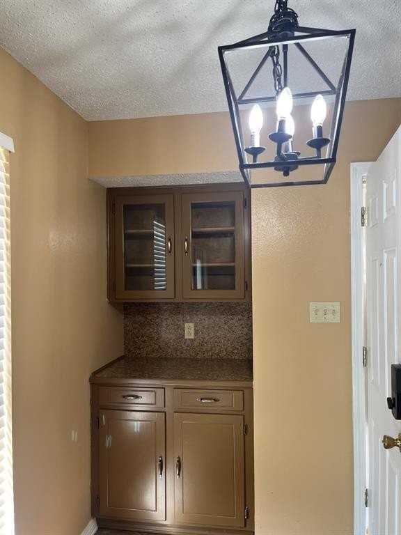 4708 Longstreet Pl - Photo 4 of 9