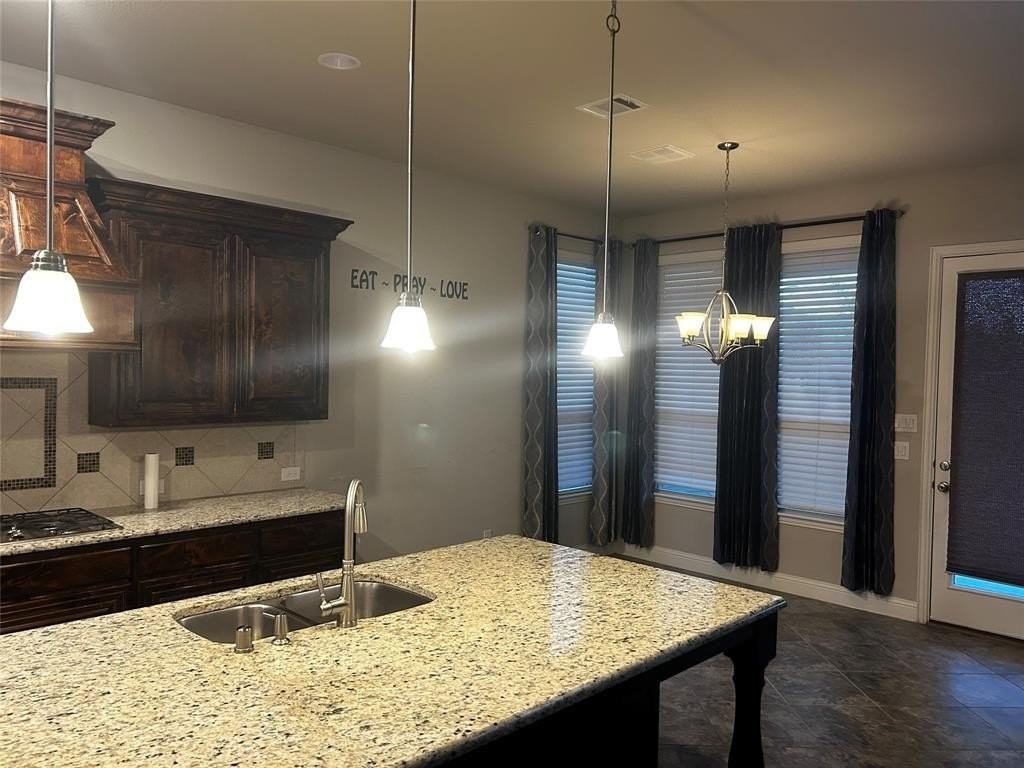 4461 Sapphire Dr - Photo 5 of 33