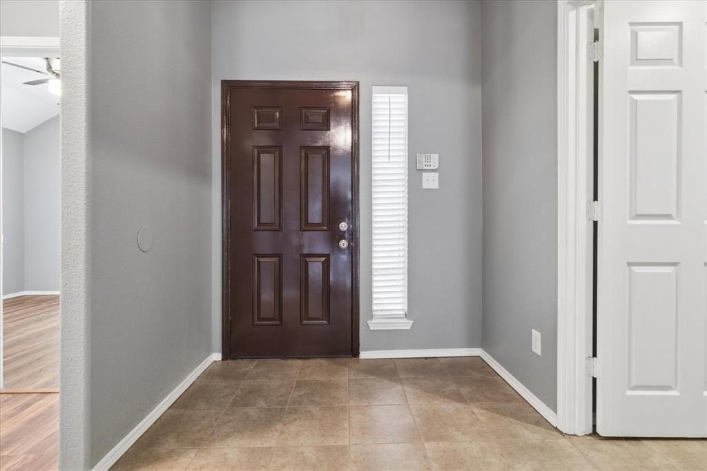 2657 Red Spruce Dr - Photo 3 of 25