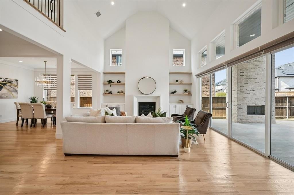 13868 Dorset Ln - Photo 5 of 40