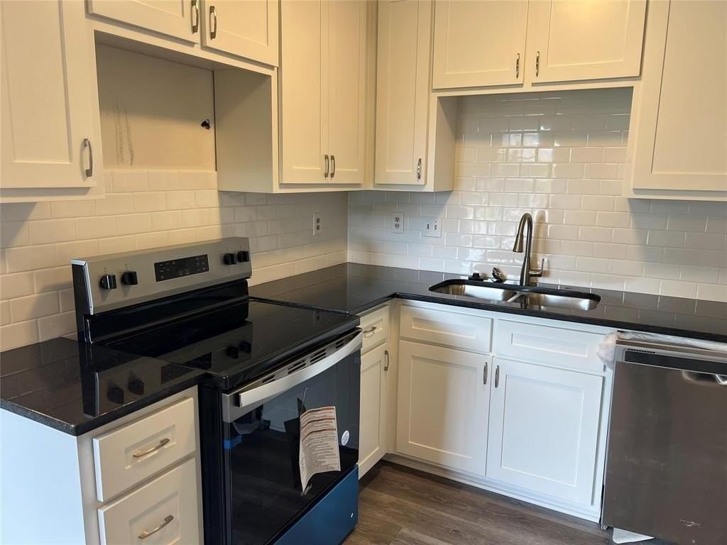 109 Ray St #AB - Photo 4 of 11