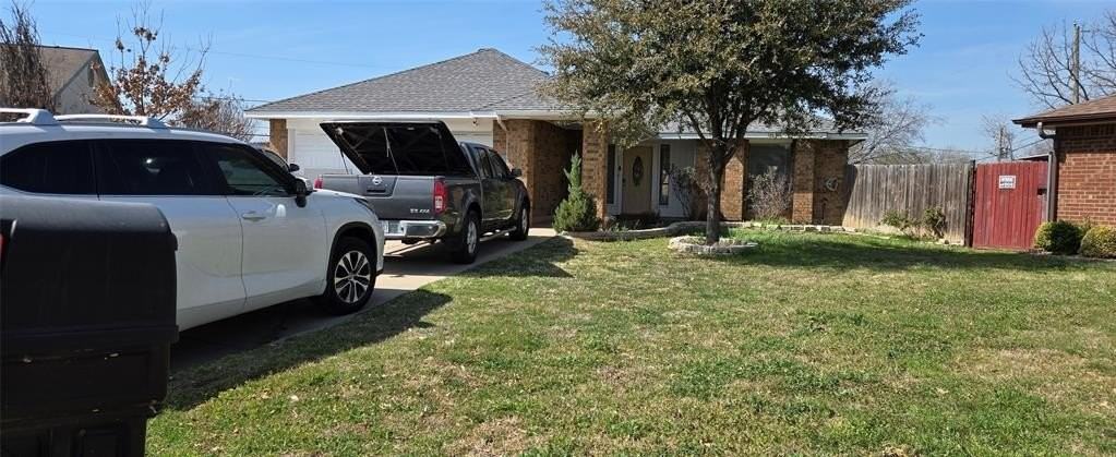 2312 Dawn Ct - Photo 2 of 25