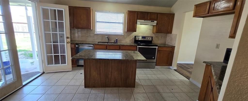 2312 Dawn Ct - Photo 7 of 25