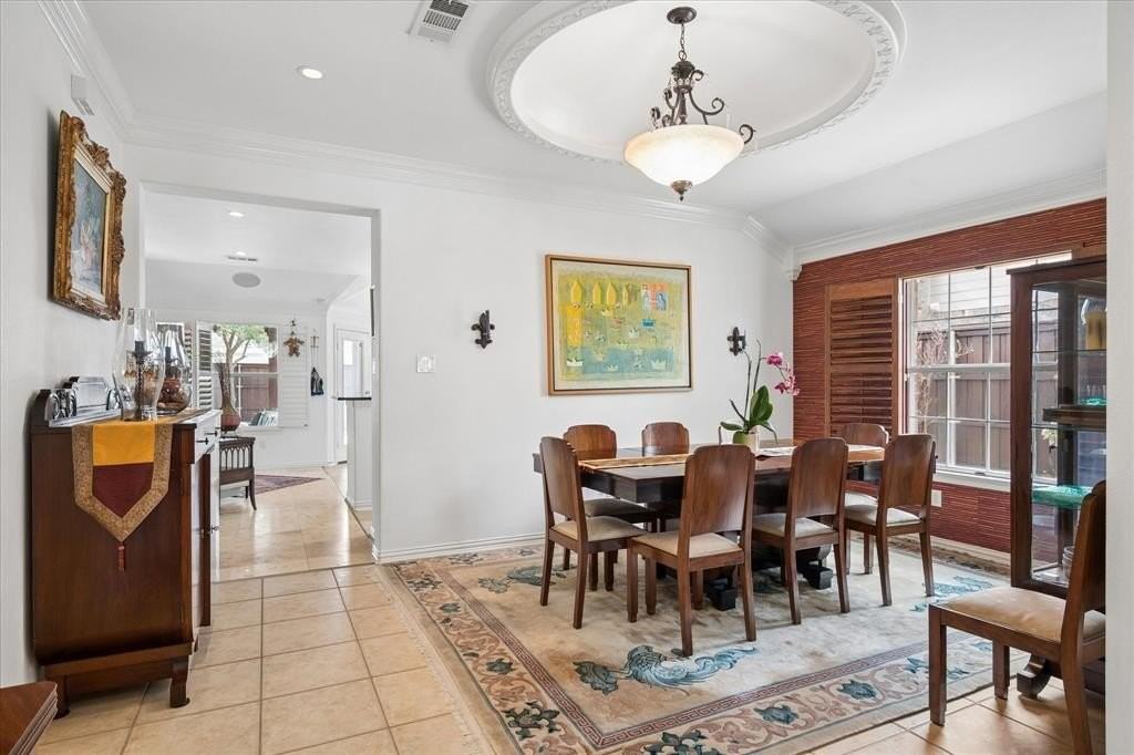 914 Carlsbad Dr - Photo 3 of 19