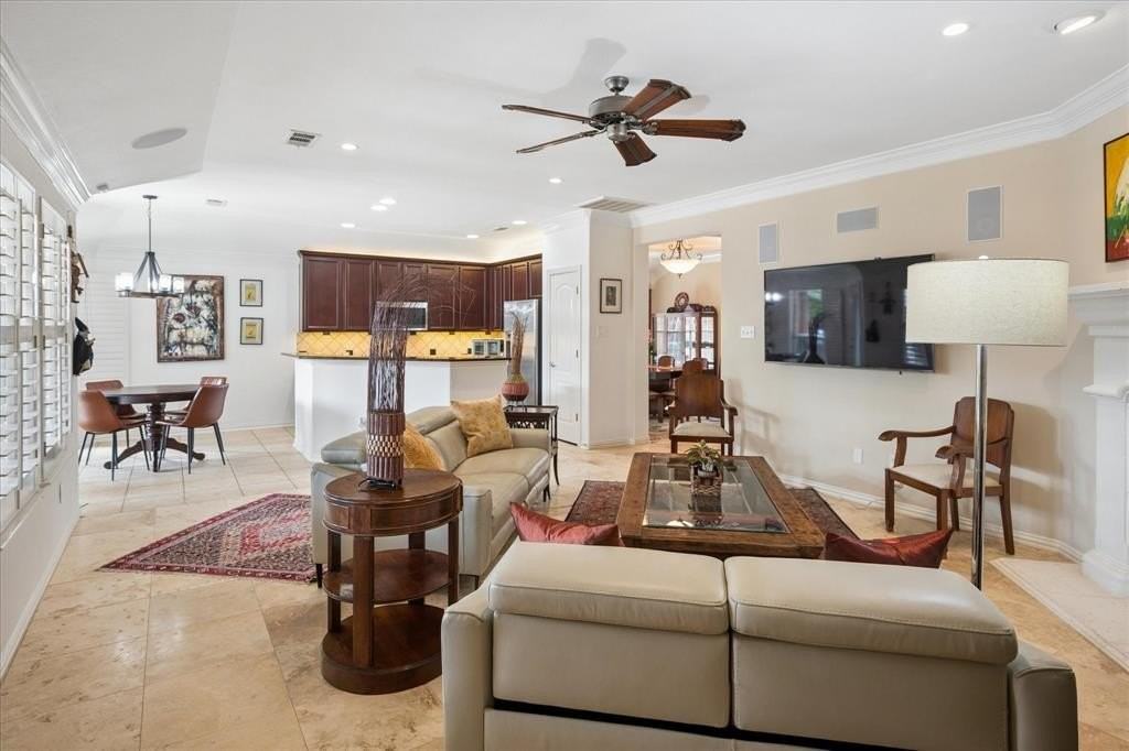 914 Carlsbad Dr - Photo 6 of 19