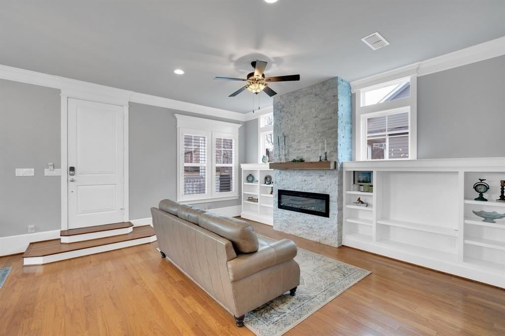 209 Cody Hunter Ln - Photo 5 of 33