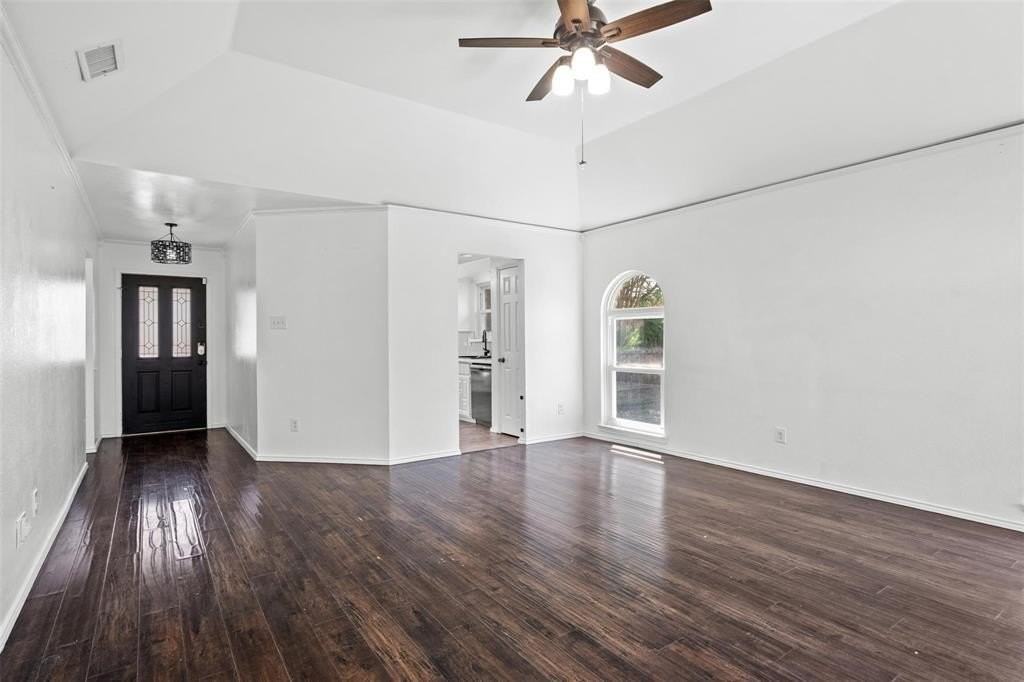 3801 Smartt St - Photo 5 of 37