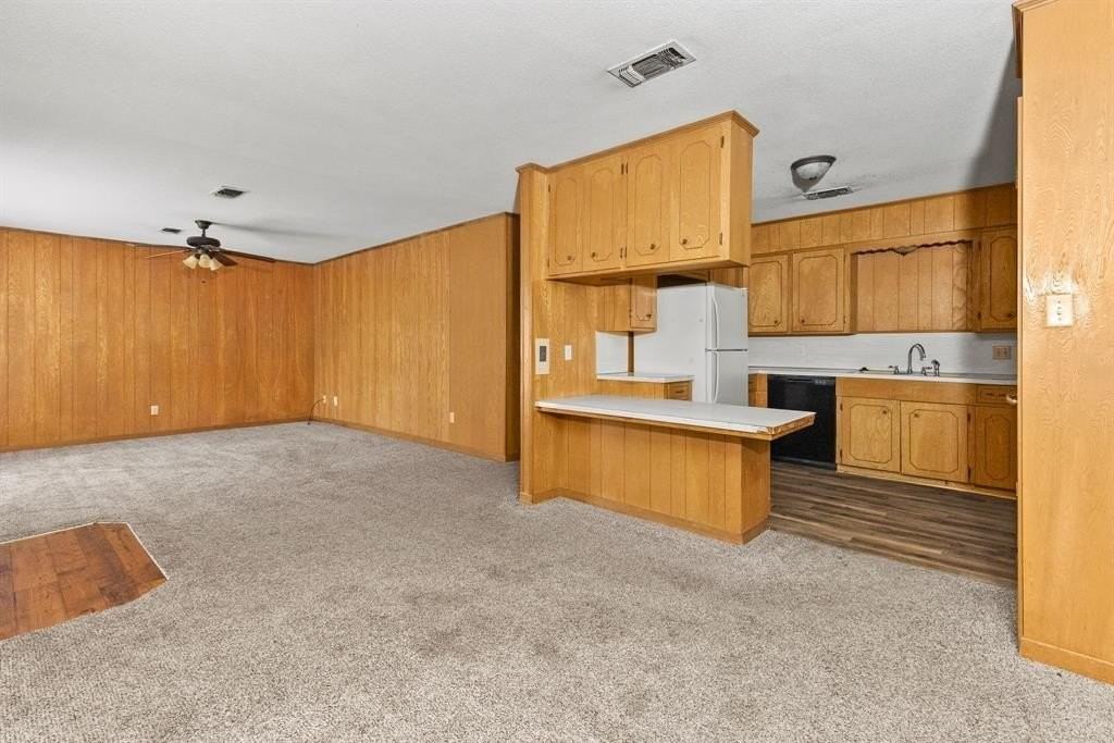 706 S Manson St - Photo 3 of 36